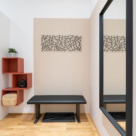 Artful 1Br Suite, City Nearby By Hm Вена Экстерьер фото