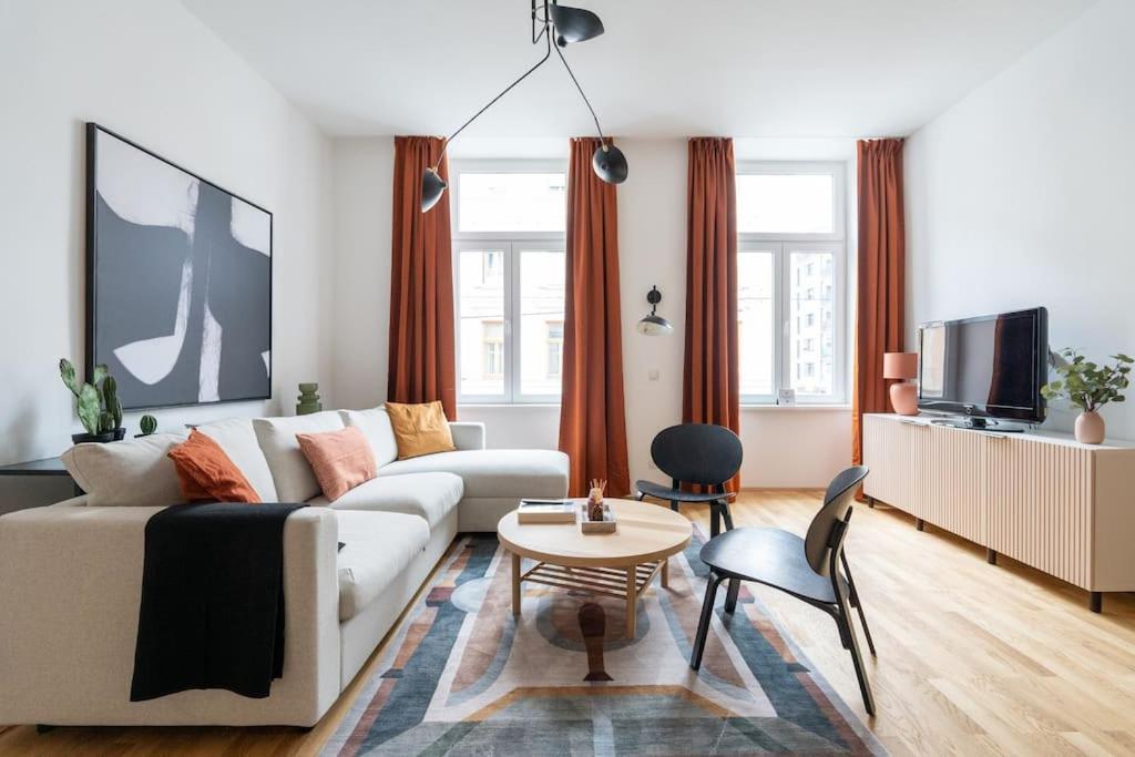 Artful 1Br Suite, City Nearby By Hm Вена Экстерьер фото