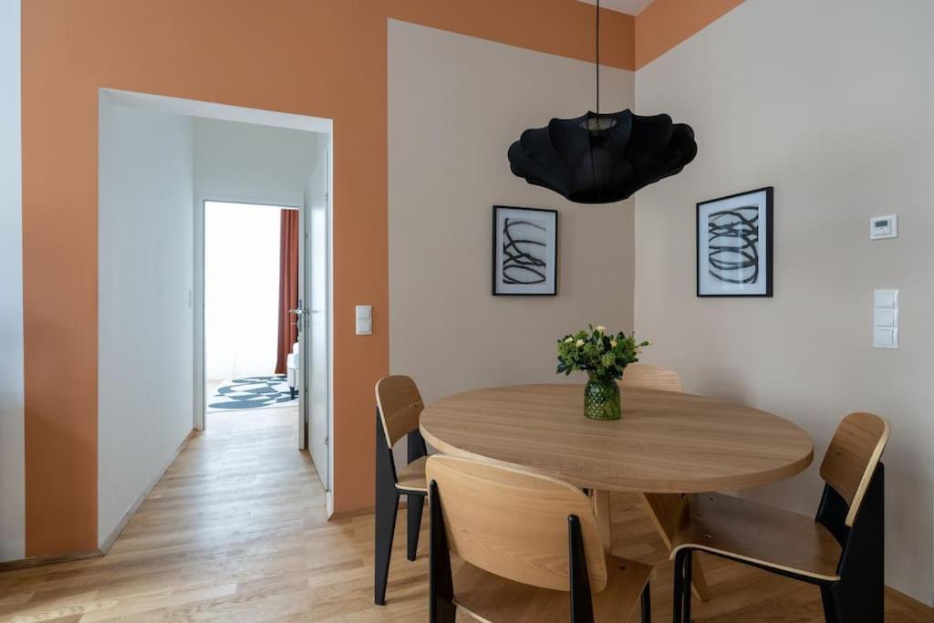 Artful 1Br Suite, City Nearby By Hm Вена Экстерьер фото