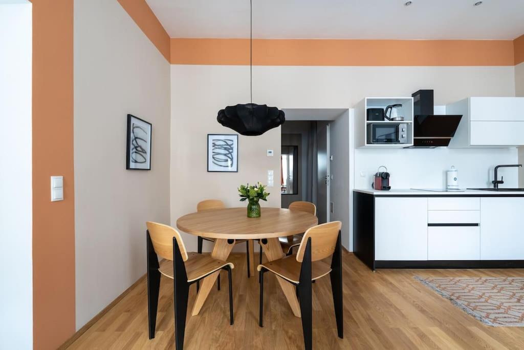 Artful 1Br Suite, City Nearby By Hm Вена Экстерьер фото